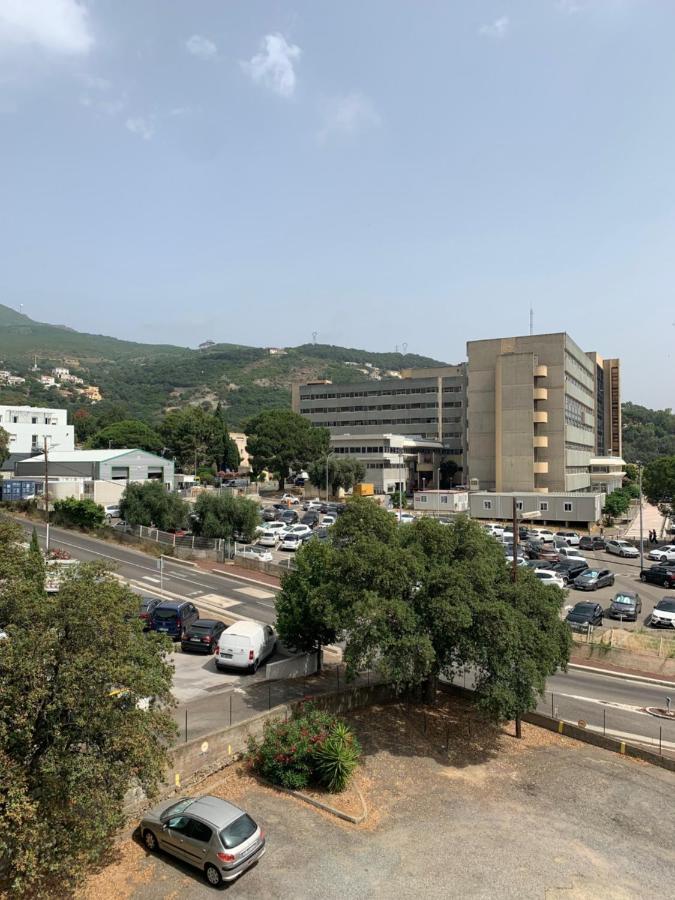 Studio Vue Montagne Avec Parking Gratuit Appartamento